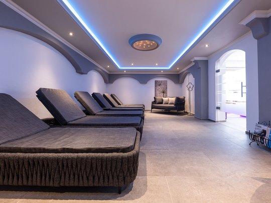 My hotel in Fulpmes in Stubaital Relaxation room with lounges and sofa in a modern wellness area